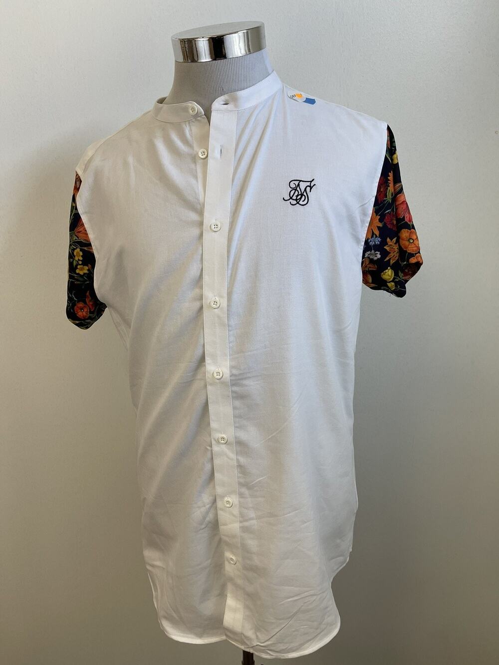 SikSilk Shirt Mens Medium Button Up White Floral Sik Silk Short Sleeve N29
